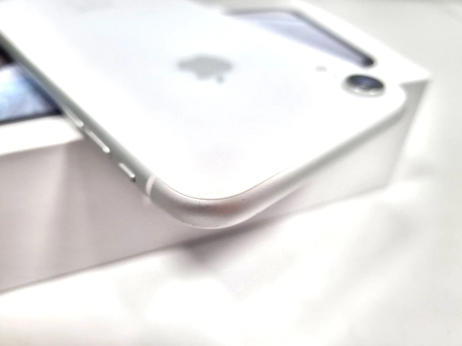 telefon-apple-iphone-xr-64gb-ideal-czytaj-opis-kolor-bialy