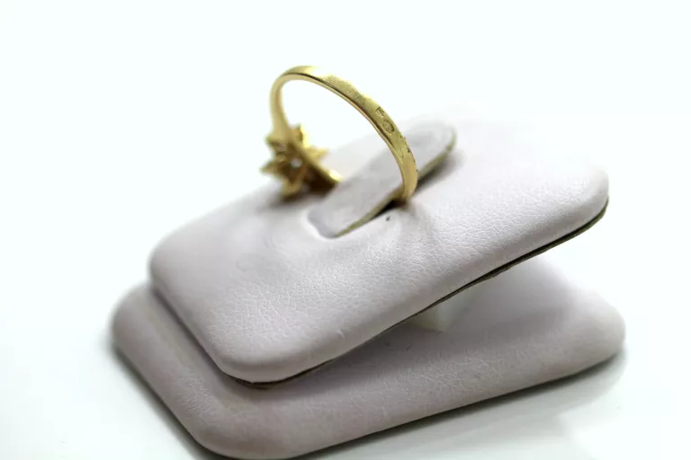 ZŁOTY PIERŚCIONEK P585 CYRKONIE 1,99G R14