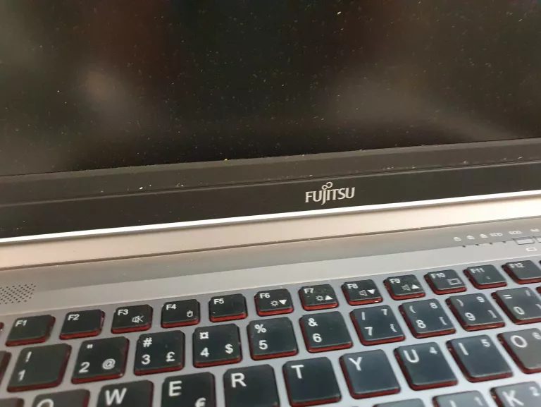 LAPTOP FUJITSU LIFEBOOK E734