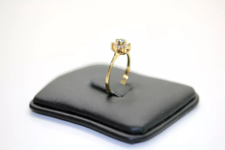 zloty-pierscionek-p585-cyrkonie-199g-r14-stan-11323-2