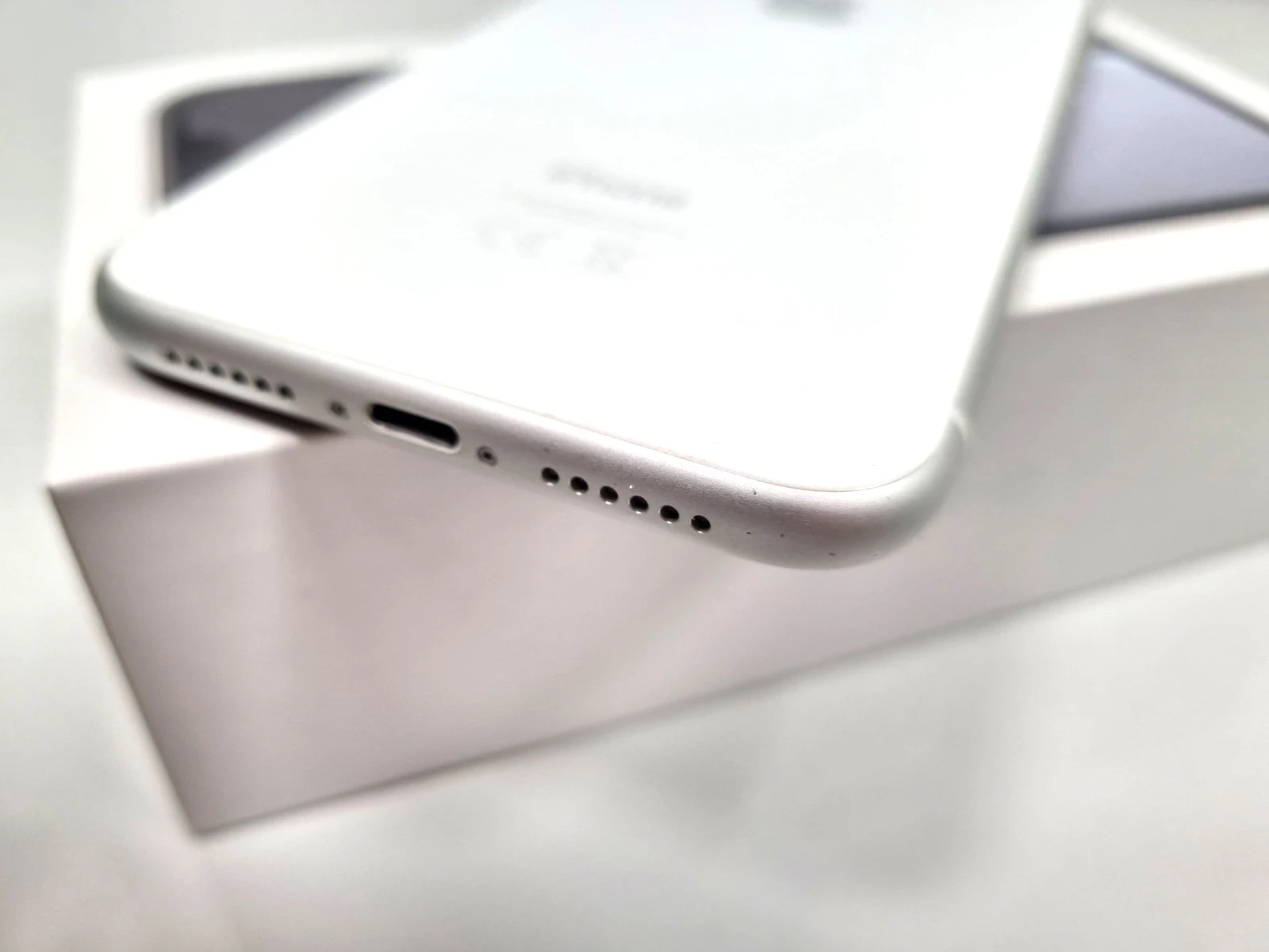 telefon-apple-iphone-xr-64gb-ideal-czytaj-opis-ean-gtin-190198776426