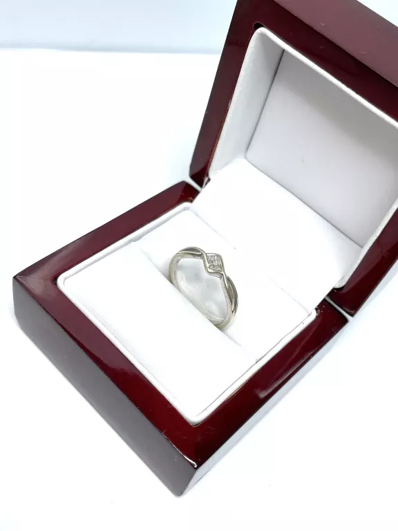 pierscionek-z-diamentami-biale-zloto-r16-10kt-rozmiarsrednica-wew-mm-372-16