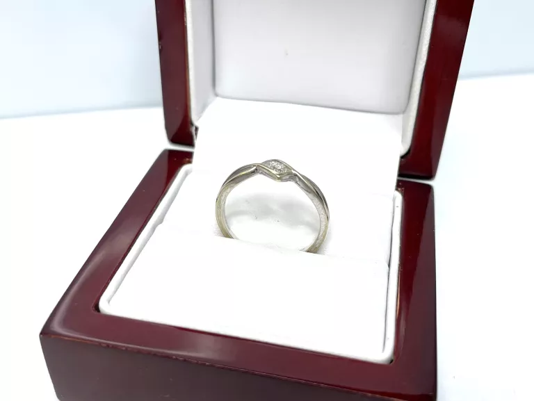 pierscionek-z-diamentami-biale-zloto-r16-10kt-ean-gtin-5903772052749