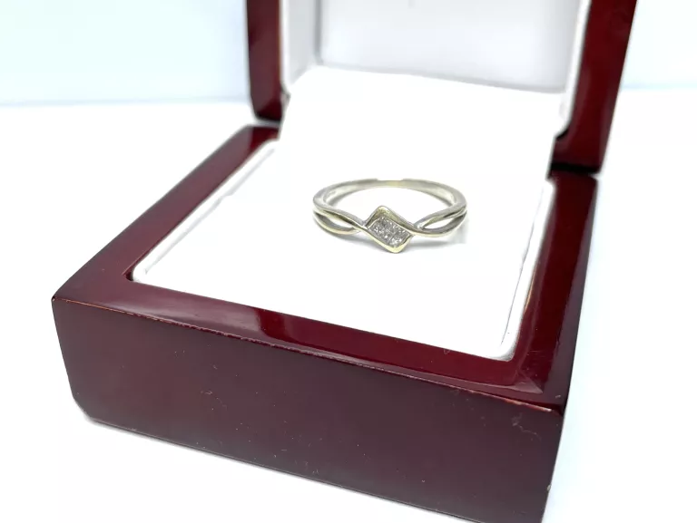 pierscionek-z-diamentami-biale-zloto-r16-10kt-marka-226434-1149069