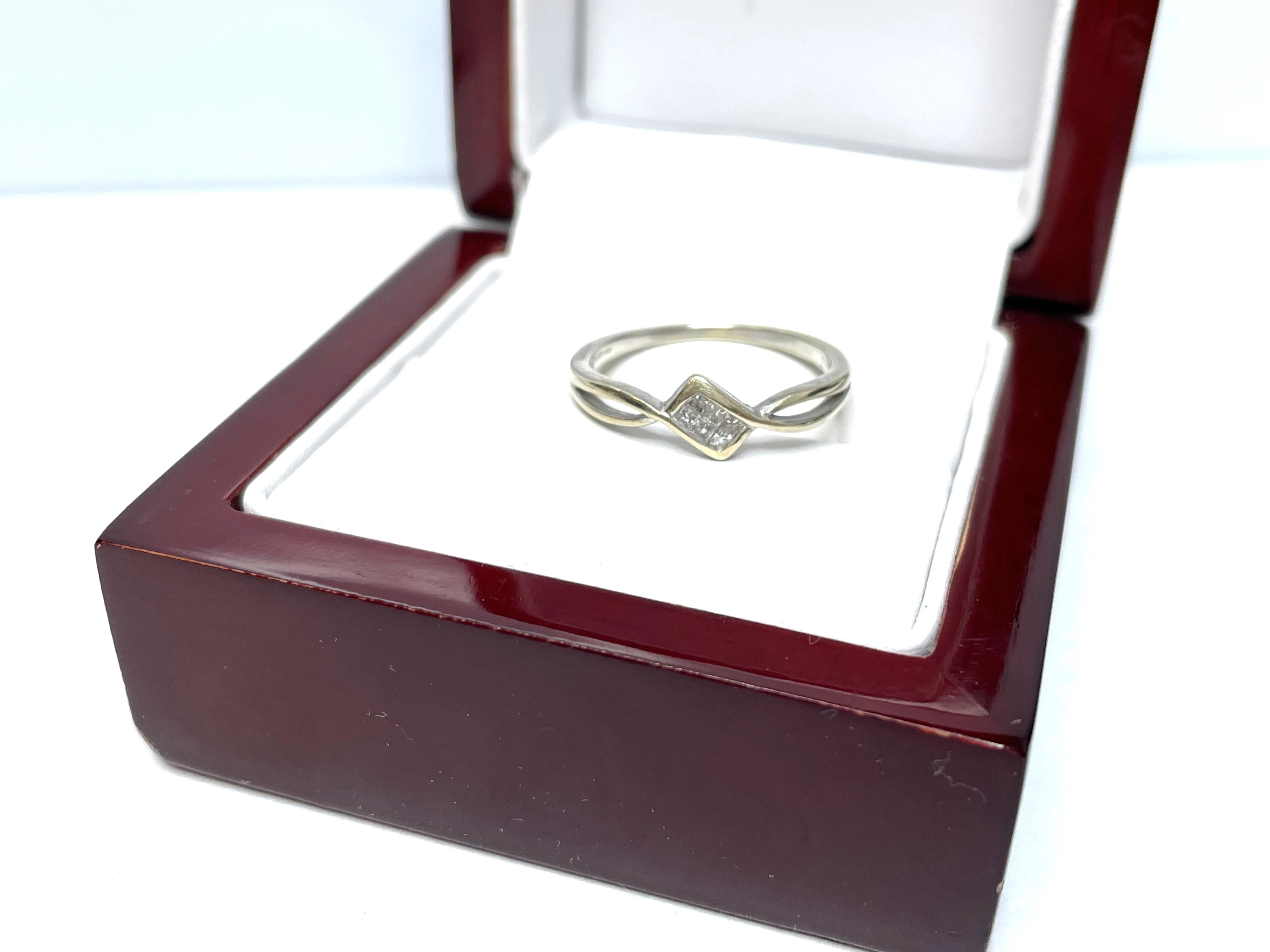 pierscionek-z-diamentami-biale-zloto-r16-10kt-marka-226434-1149069