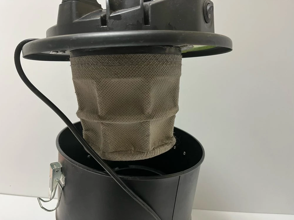 odkurzacz-kominkowy-meec-tools-009641-pojemnosc-zbiornika-15