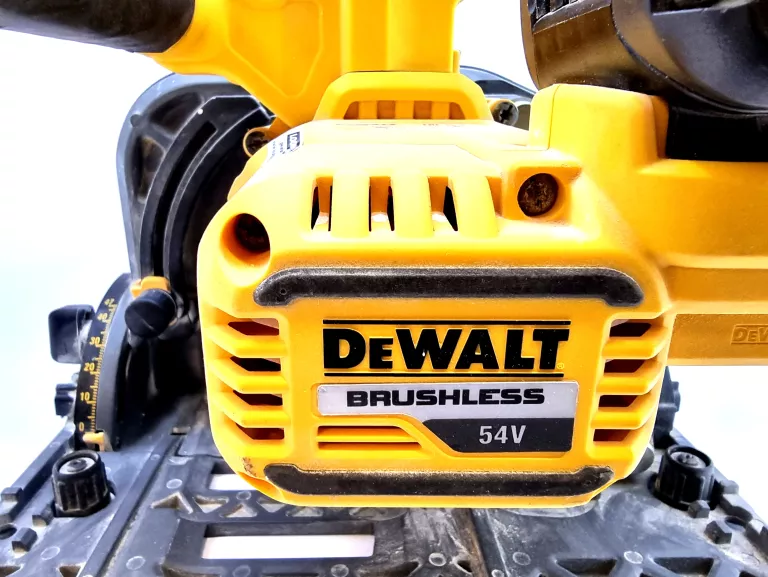 zaglebiarka-dewalt-dcs520-aku-60ah-lad-walizk-marka-dewalt