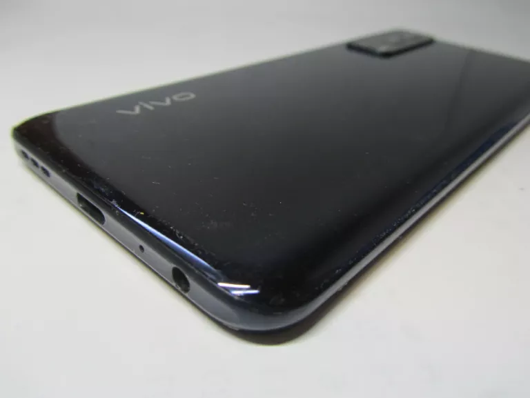 vivo-y72-5g-8128gb-zestaw-przekatna-ekranu-658