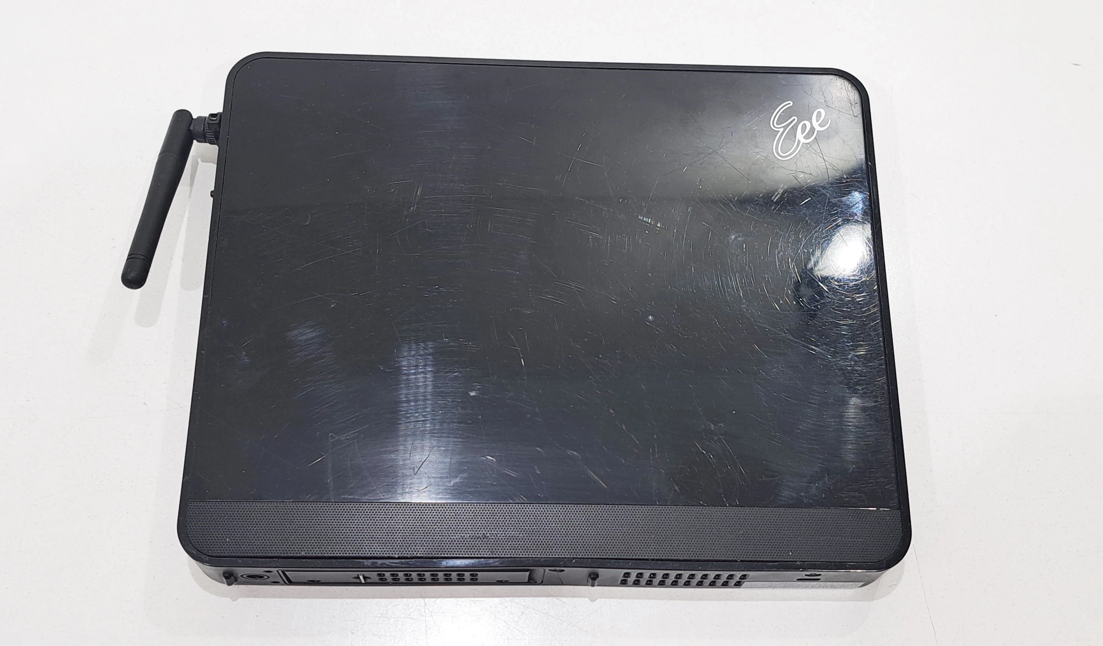 komputer-asus-eee-box-pc-eb1007-marka-asus