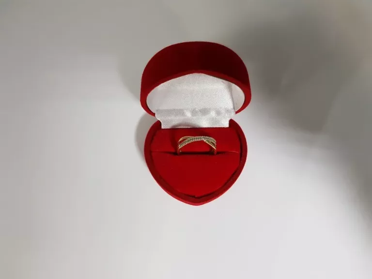 PIERŚCIONEK Z DIAMENTAM ROZ:12QI 1,62G