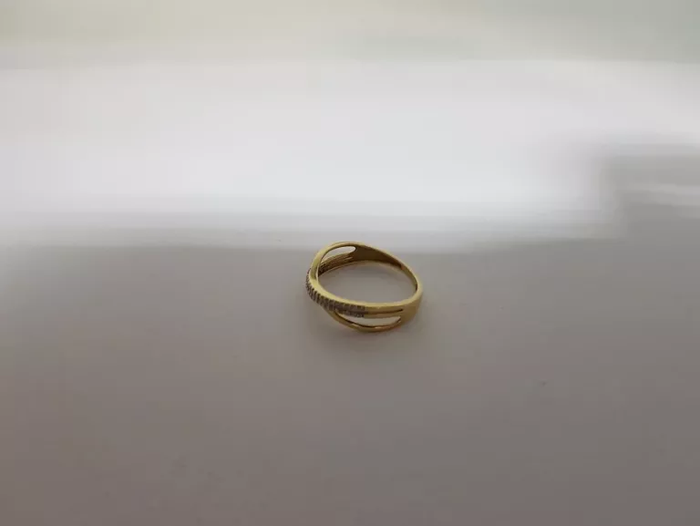 PIERŚCIONEK Z DIAMENTAM ROZ:12QI 1,62G