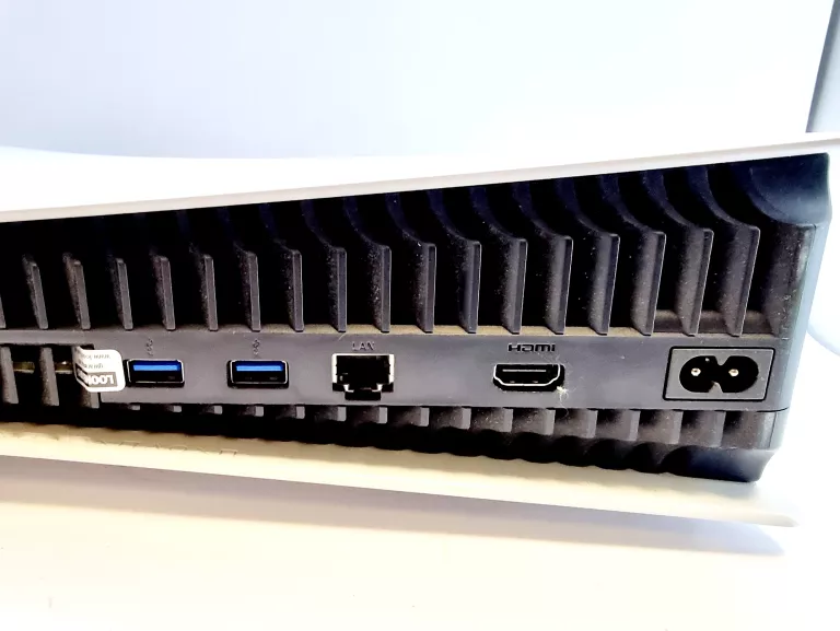KONSOLA PS5 1TB + 2PADY + OKABLOWANIE