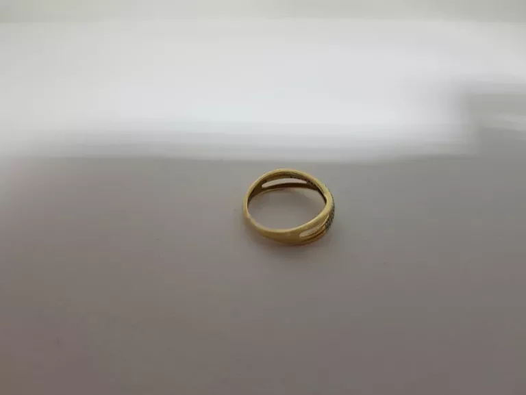 PIERŚCIONEK Z DIAMENTAM ROZ:12QI 1,62G