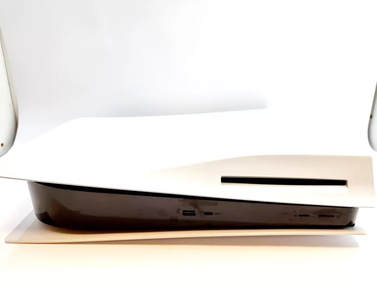 KONSOLA PS5 1TB + 2PADY + OKABLOWANIE