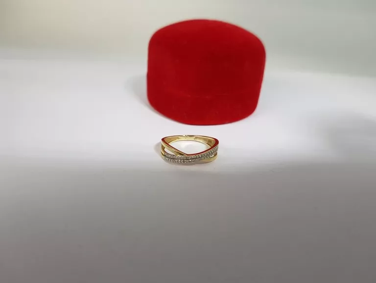 PIERŚCIONEK Z DIAMENTAM ROZ:12QI 1,62G