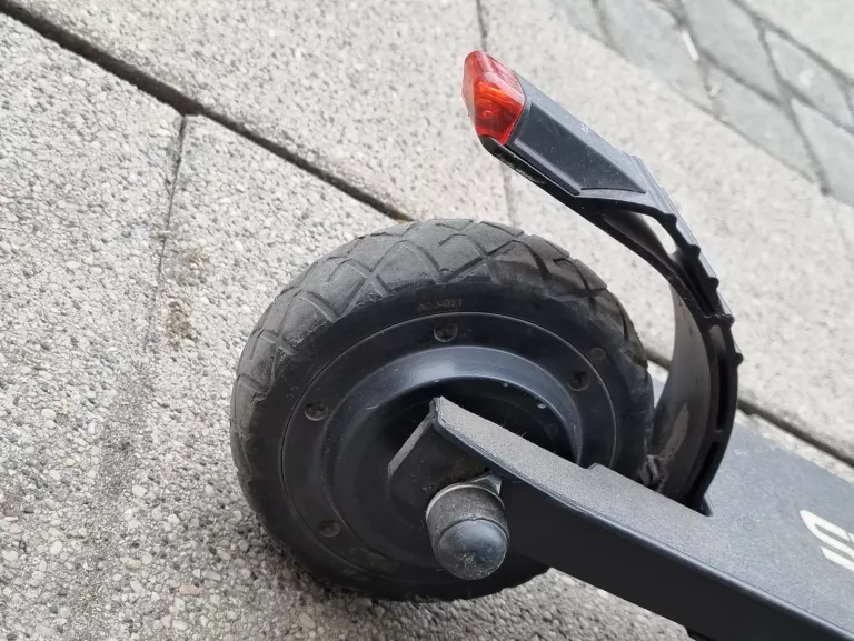 hulajnoga-elektryczna-fast-wheels-zab0020-moc-silnika-250