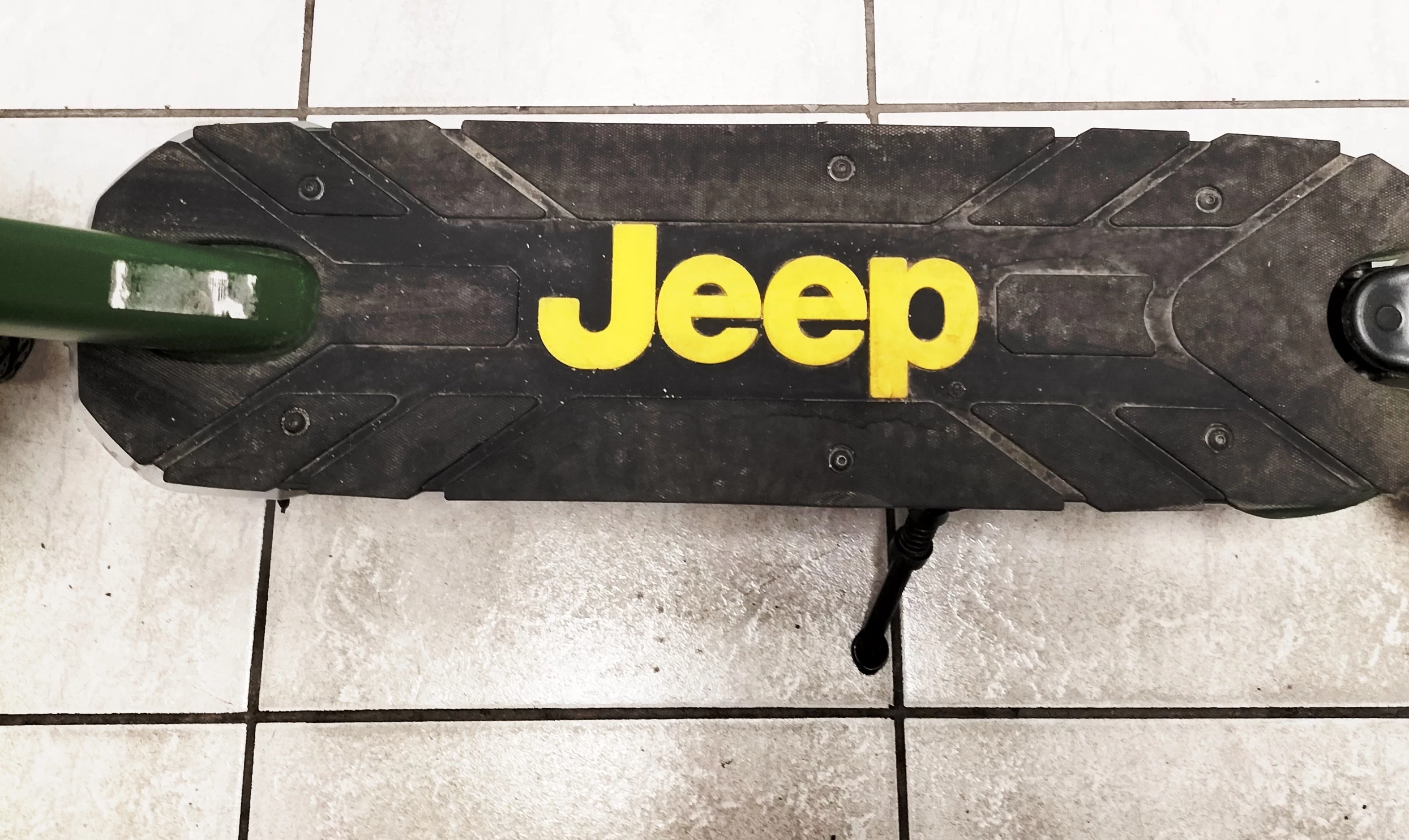 hulajnoga-elektryczna-jeep-2xe-kolor-inny