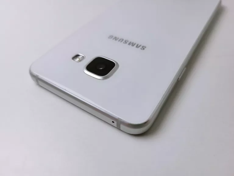 TELEFON SAMSUNG A3 2016