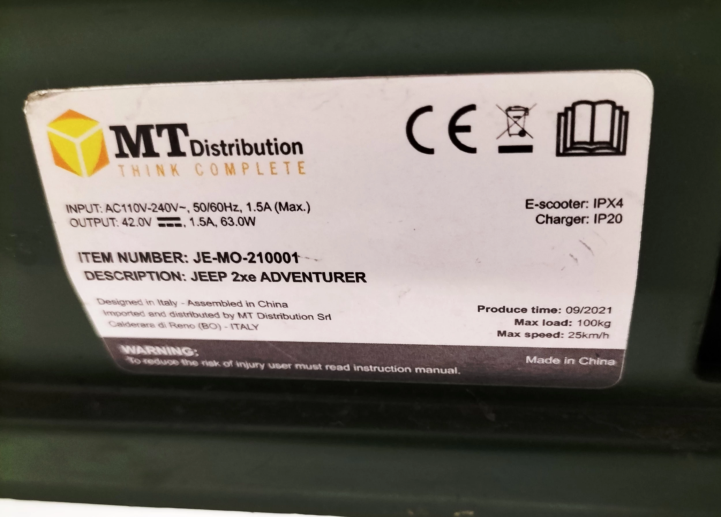 hulajnoga-elektryczna-jeep-2xe-model-2xe-adventurer-czarno-zielony