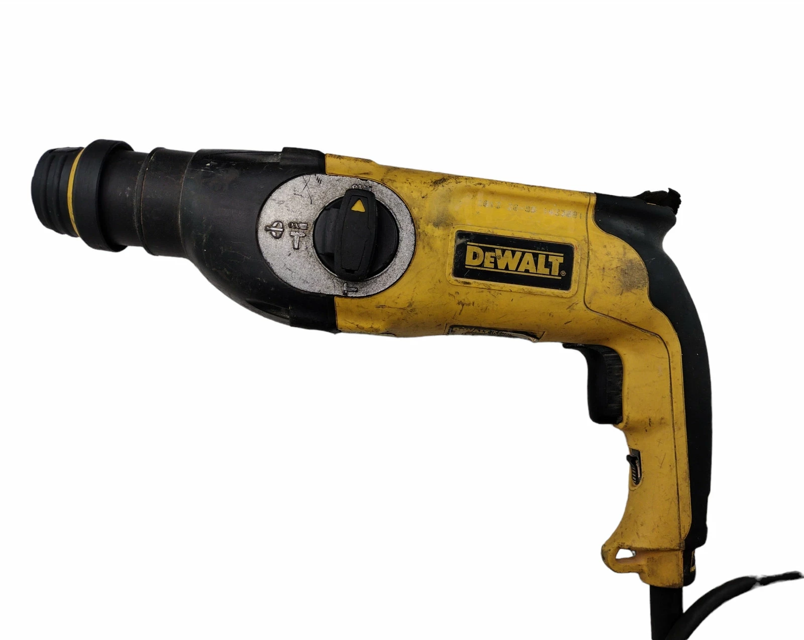 mlotowiertarka-dewalt-d25123-energia-udaru-3