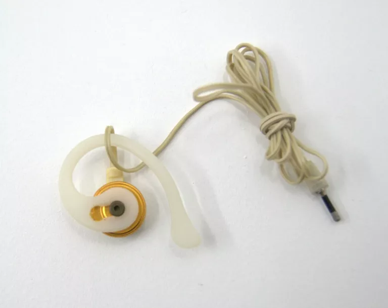 telewizor-turystyczny-junos-402b-stan-do-renowacji