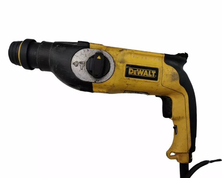 mlotowiertarka-dewalt-d25123-energia-udaru-3