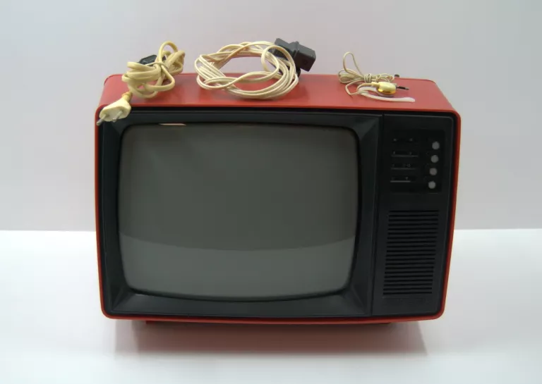 telewizor-turystyczny-junos-402b-3-maja-3-swidnik