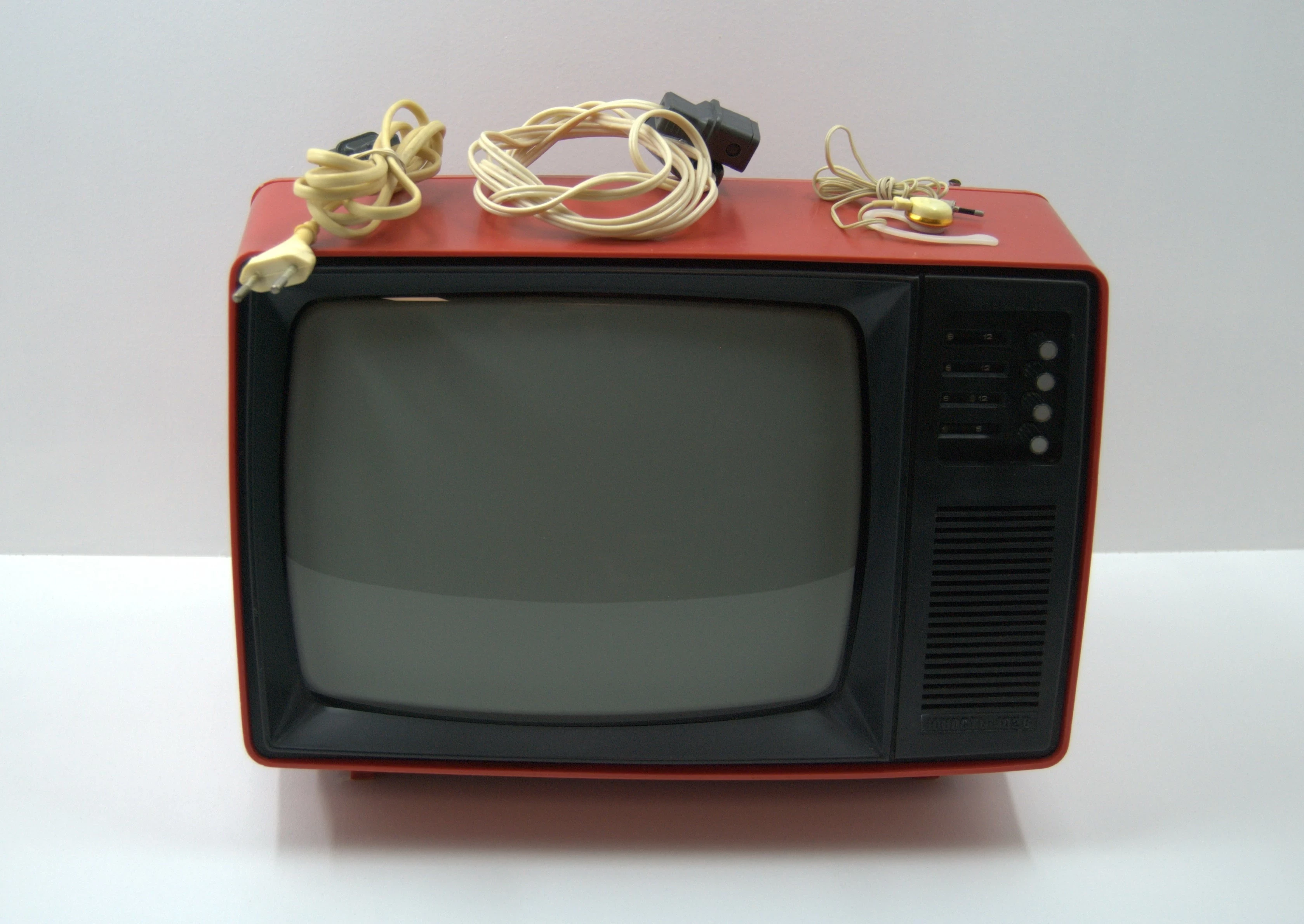 telewizor-turystyczny-junos-402b-3-maja-3-swidnik