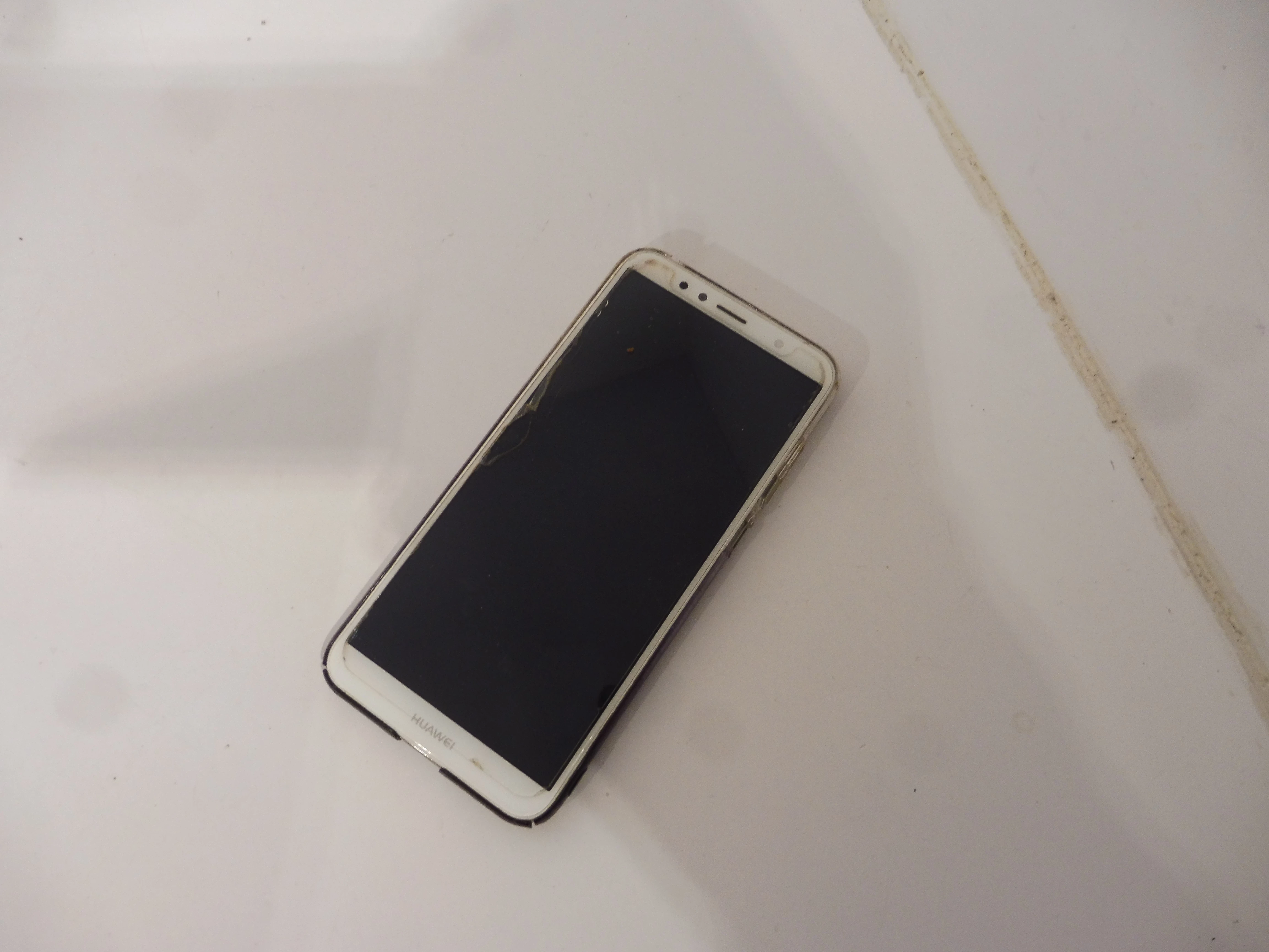 telefon-huawei-pekniecie-taq-70252-po9528-przekatna-ekranu-57