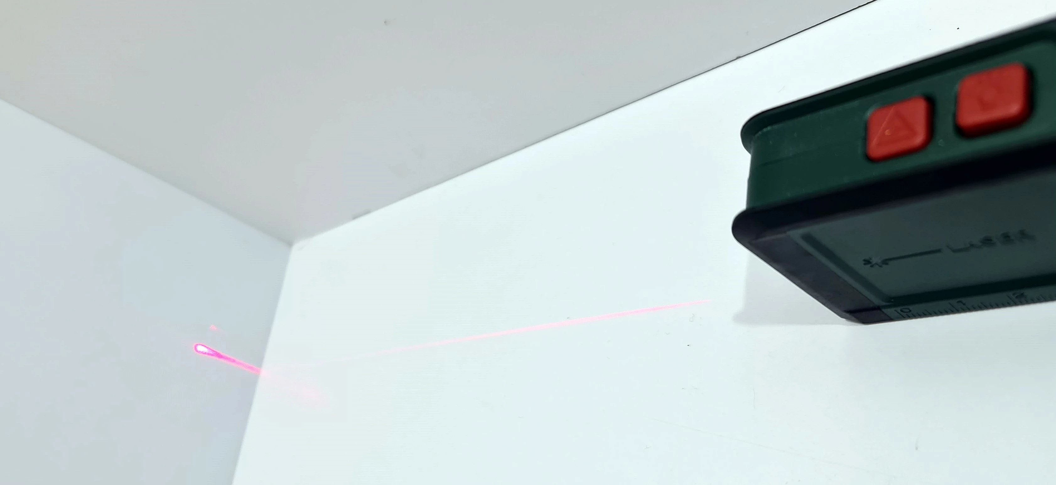 poziomica-laserowa-parkside-plw-a4-maksymalny-zasieg-pracy-2