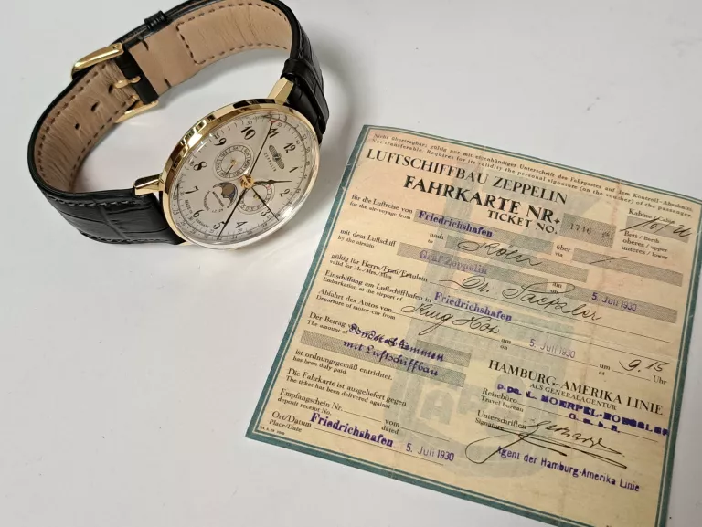 ZEPPELIN LZ129 HINDENBURG QUARTZ MOONPHASE