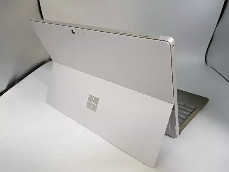 laptop-microsoft-surface-pro-4-i7-8gb-ram-256gb-rodzaj-karty-graficznej-grafika-zintegrowana