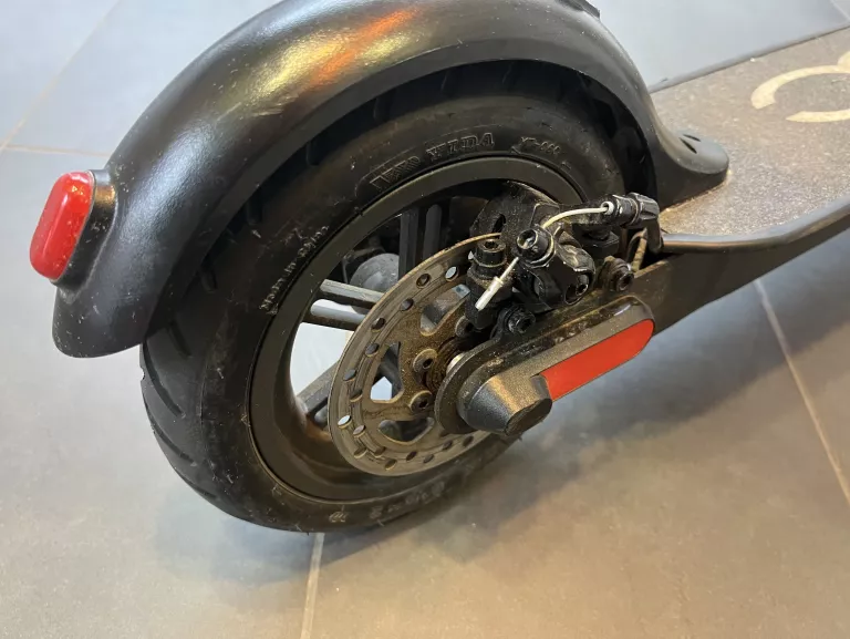 hulajnoga-elektryczna-fiat-f500-f85-kolor-czarny