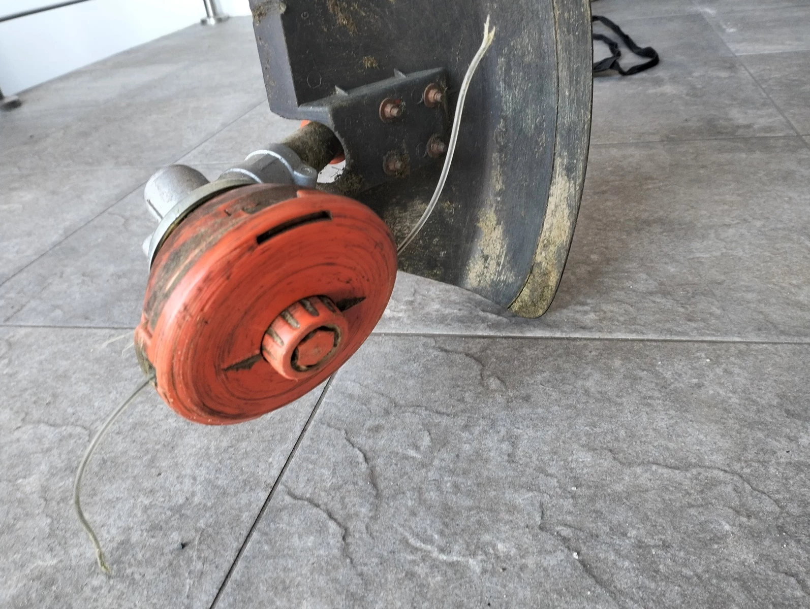 kosa-spalinowa-gazela-43ccm-zasilanie-spalinowe