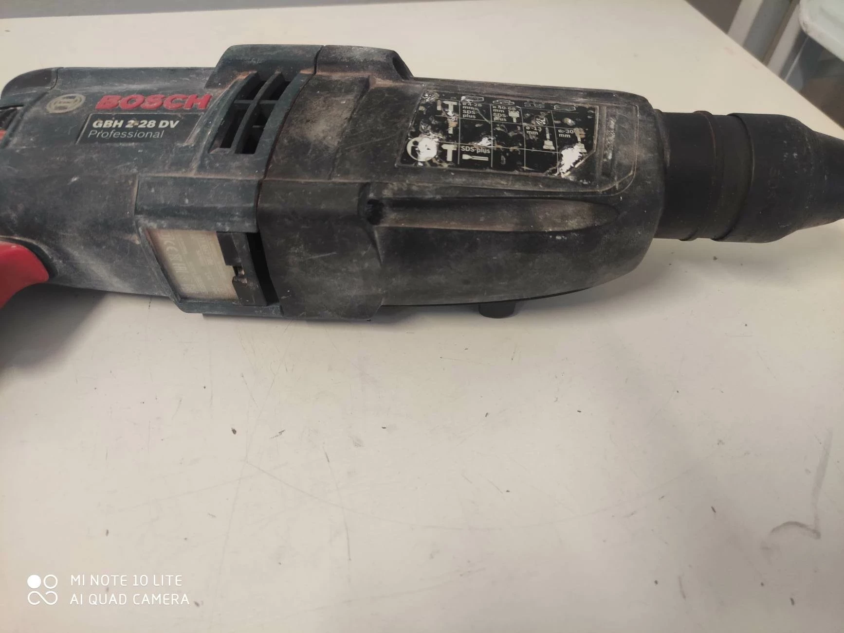 mlotowiertarka-bosch-gbh-2-28-dv-funkcyjnosc-3-funkcyjny-wiercenie-z-i-bez-udaru-podkuwanie