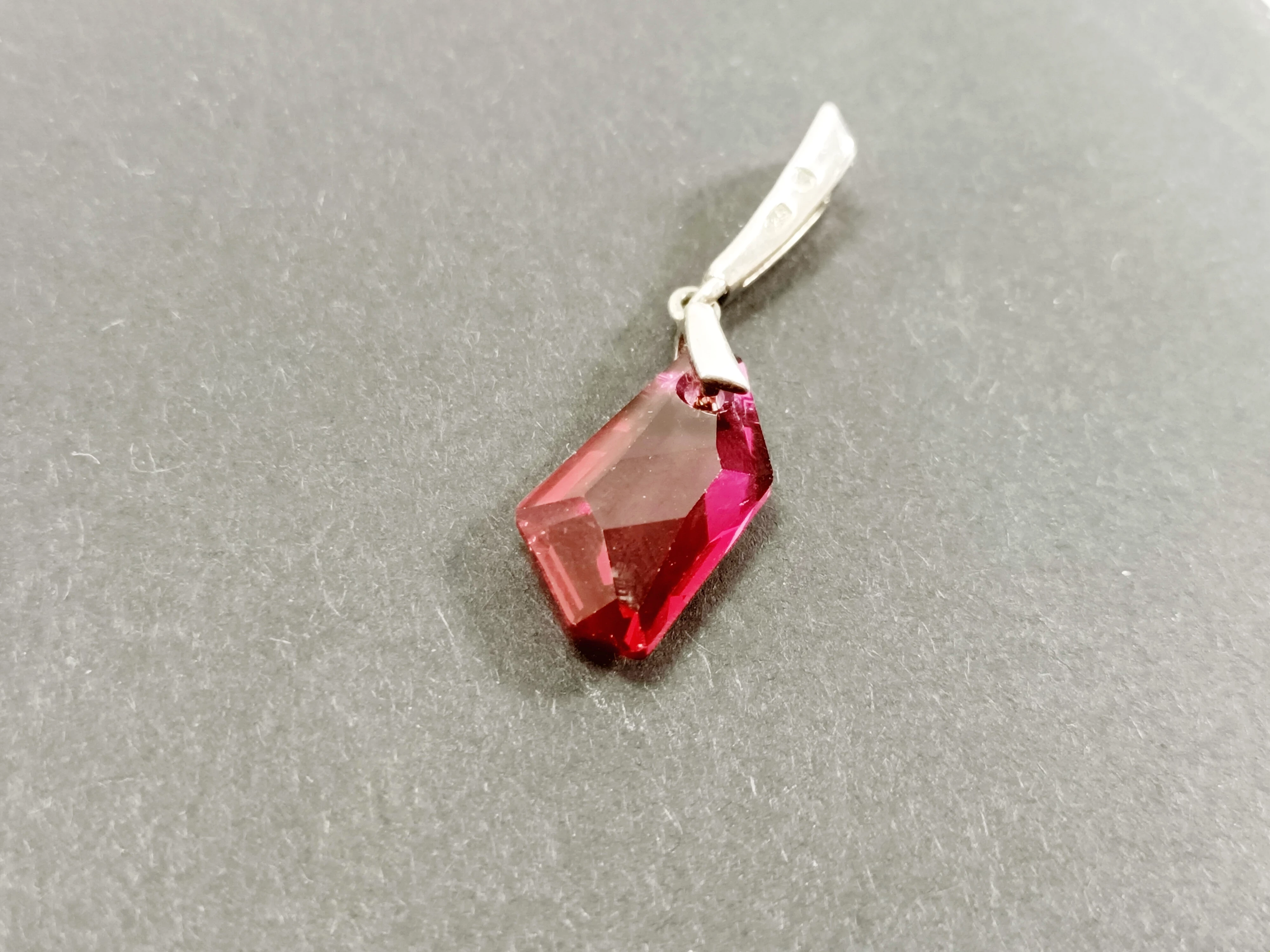 srebro-925-sz354-zawieszka-krysztal-fuksja-24g-pilsudskiego-27-skwierzyna