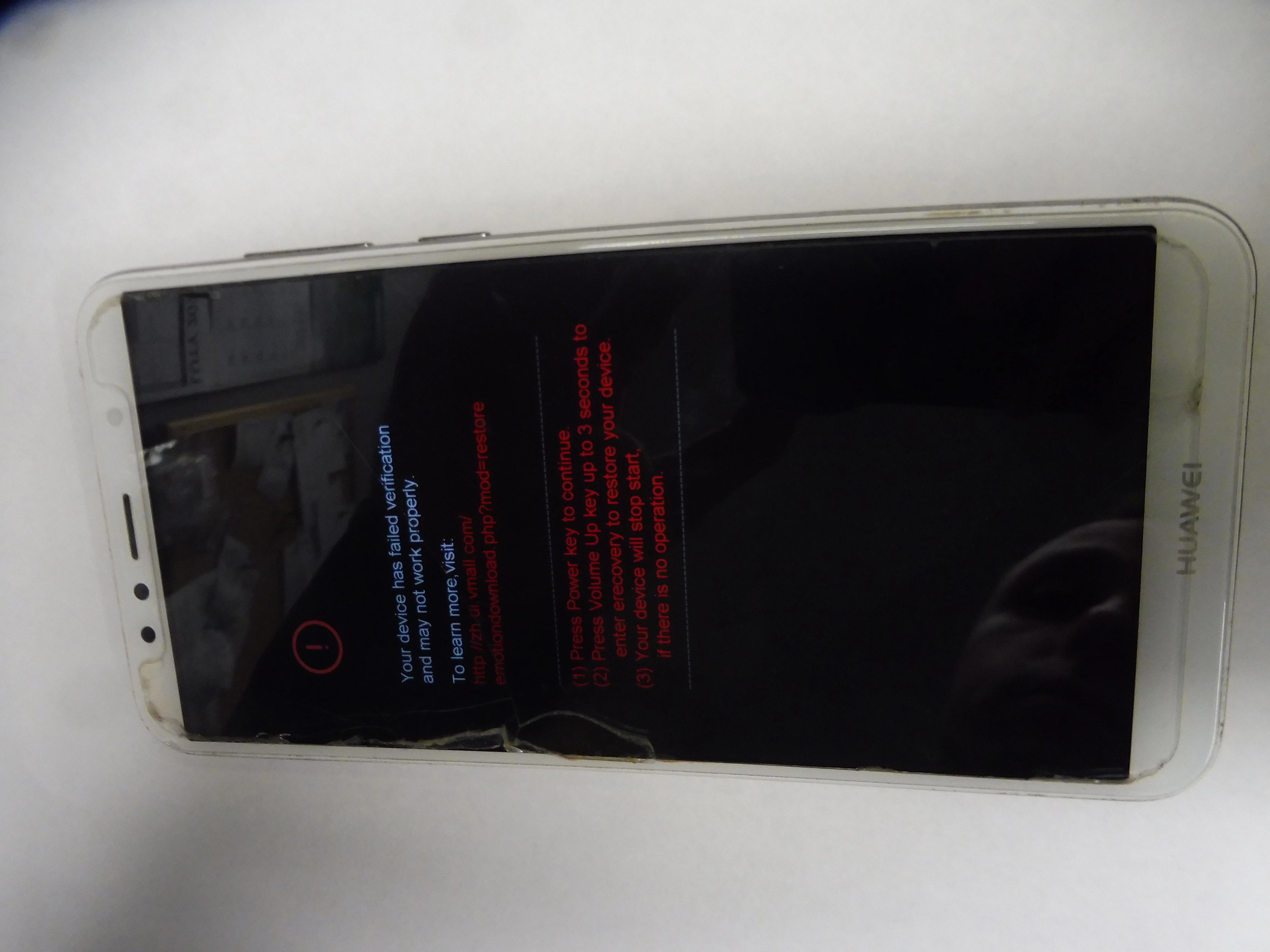 telefon-huawei-pekniecie-taq-70252-po9528-stan-uszkodzony
