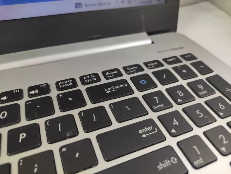 ASUS A551L I7/4GB/1TB/GEFORCE 840M ZASILACZ