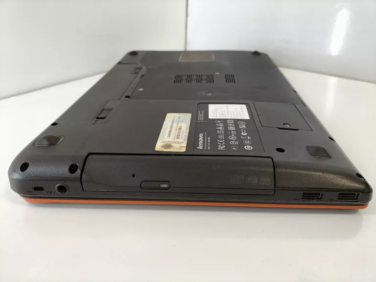 LAPTOP LENOVO Y570 OPIS ! INTEL I5 4GB GEFORCE GT