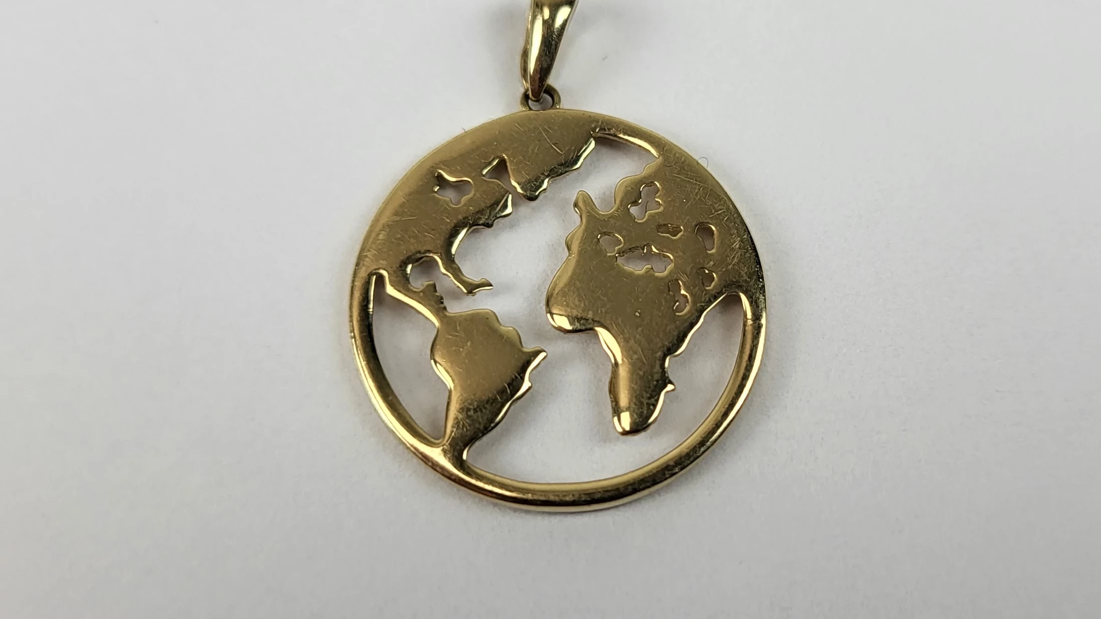 zlota-zawieszka-585-mapa-swiata-stan-1010-odrowazow-71-gliwice