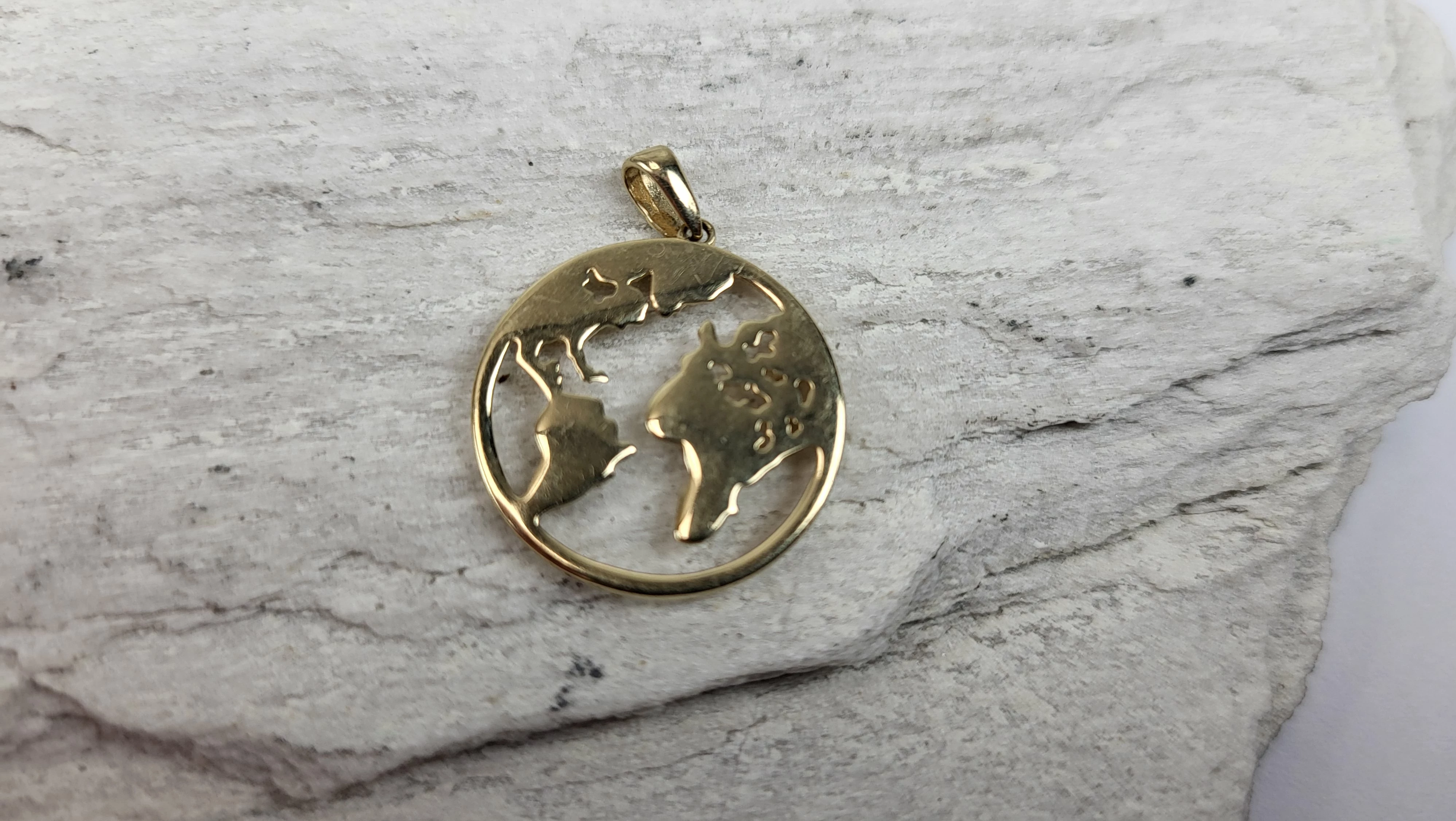 zlota-zawieszka-585-mapa-swiata-stan-1010-rodzaj-wyrob-jubilerski