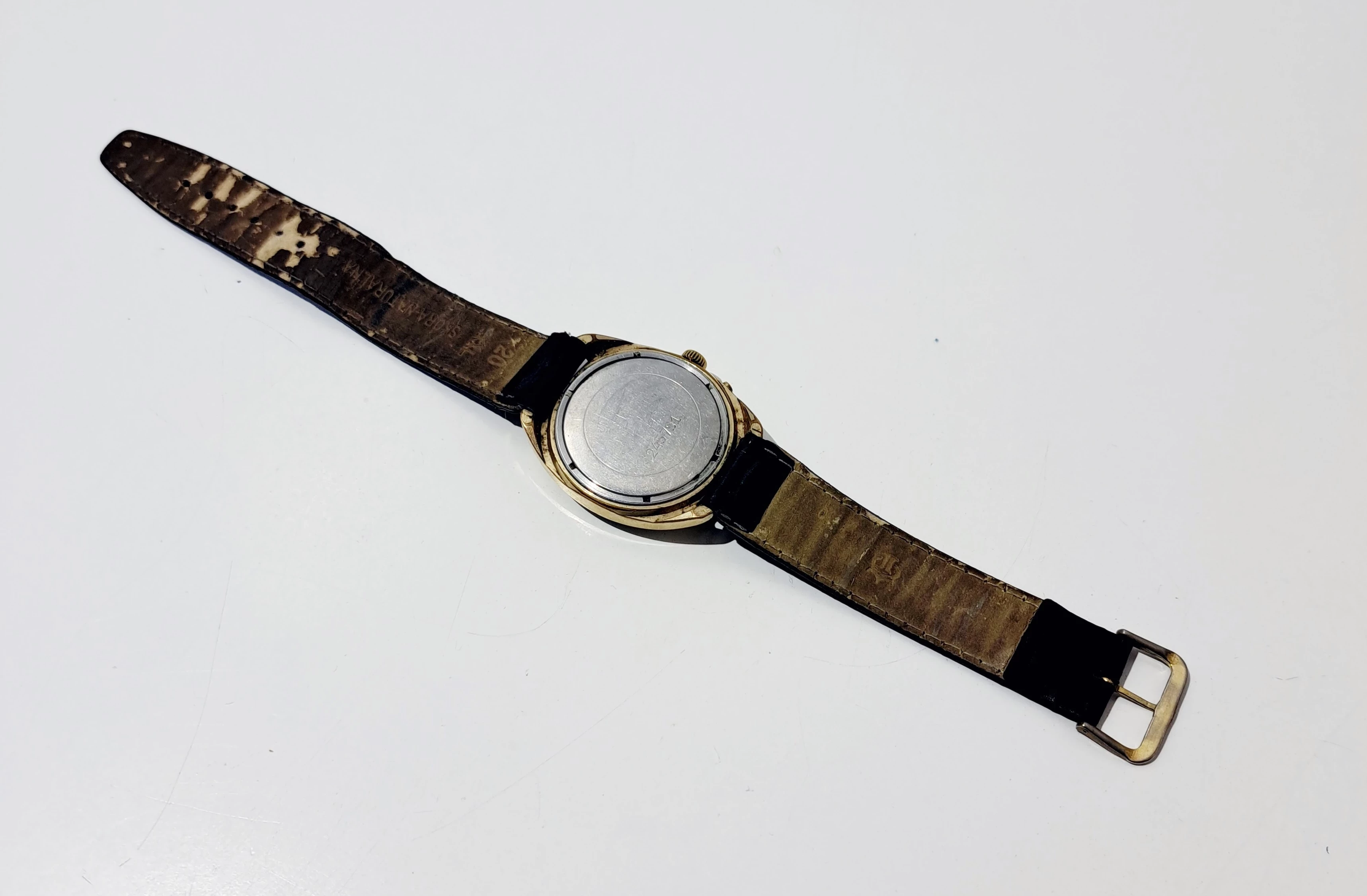 zegarek-slava-26-kamieni-mechanizm-mechaniczny