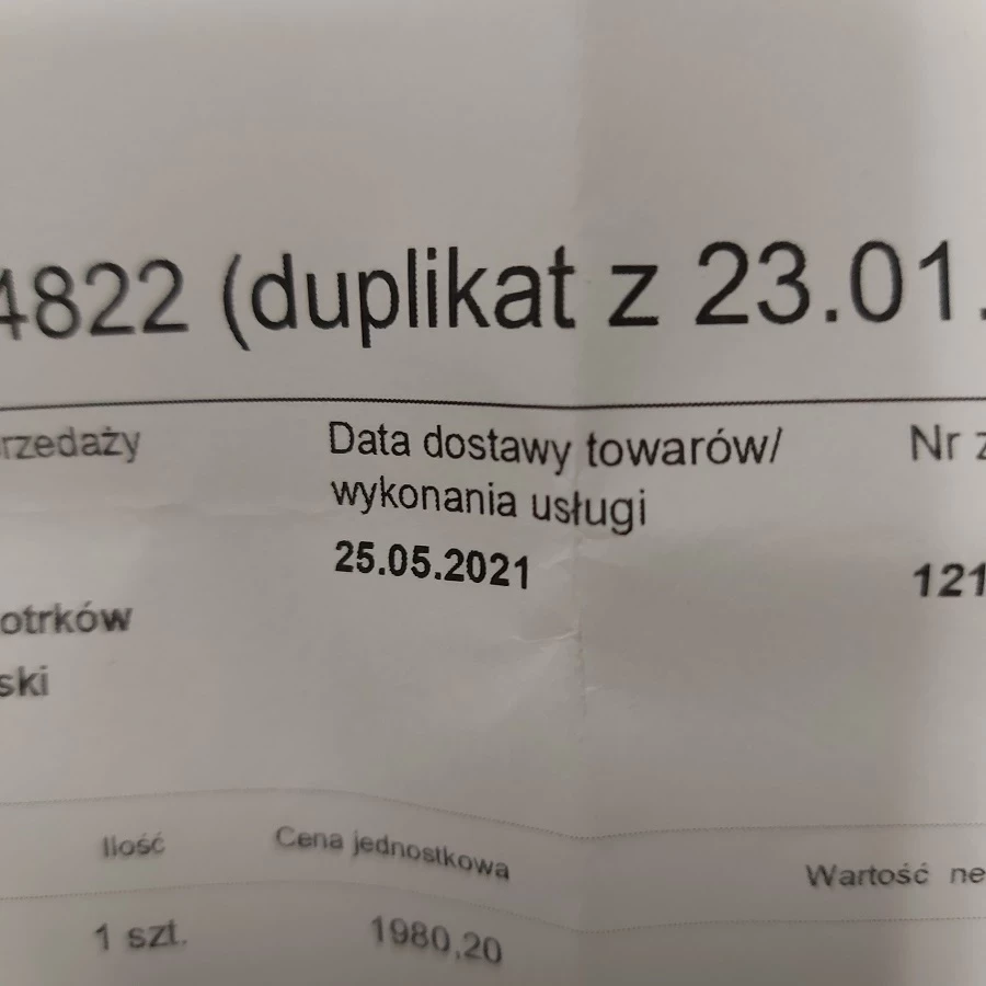 telefon-iphone-se-pudelko-faktura-kolor-bialy