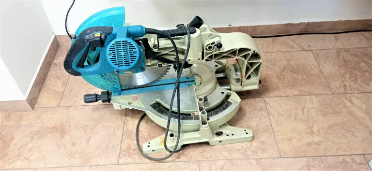 MAKITA LS1214L PIŁA UKOŚNICA STOŁOWA