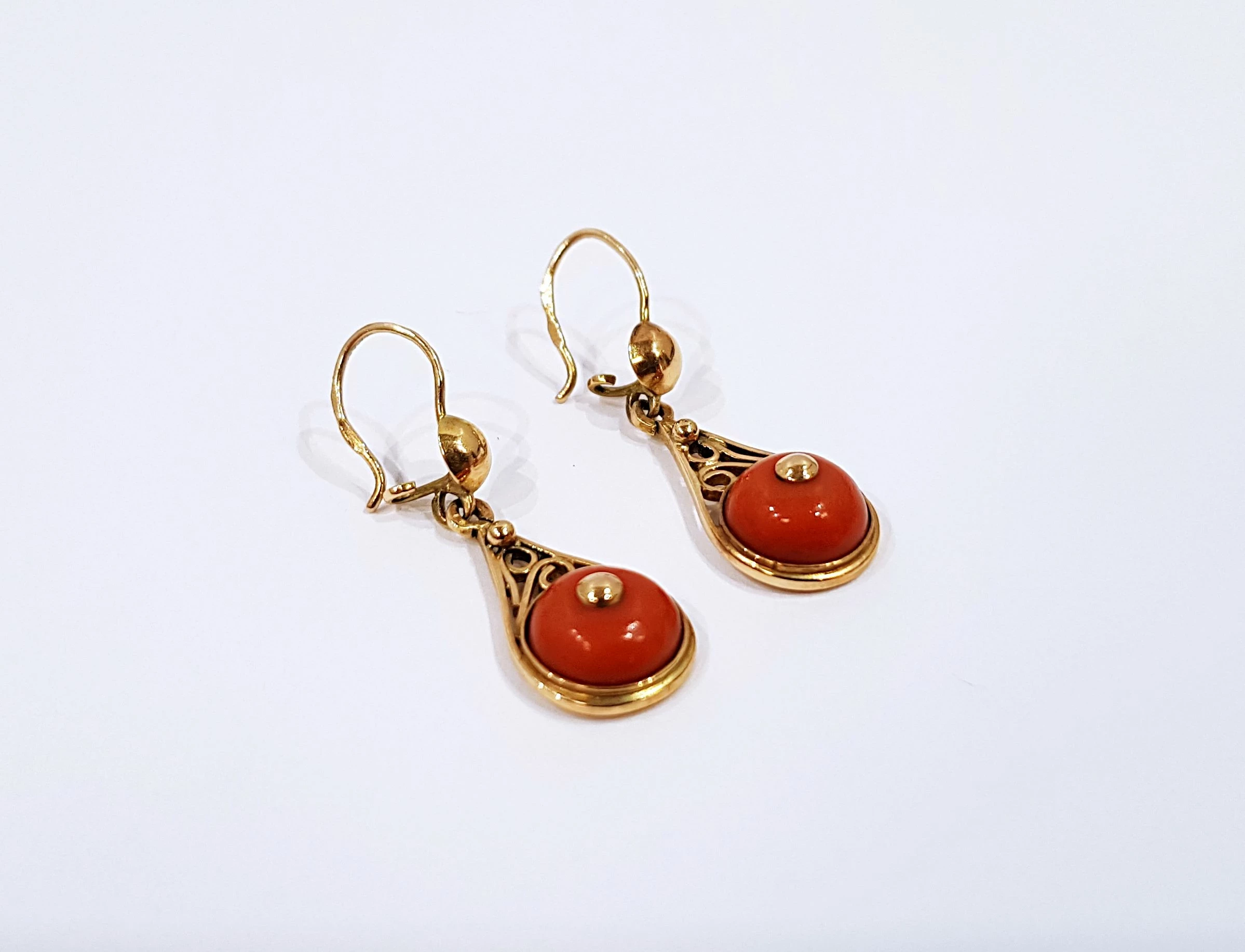 zlote-kolczyki-z-koralem-351g-583-kolor-dominujacy-zloty