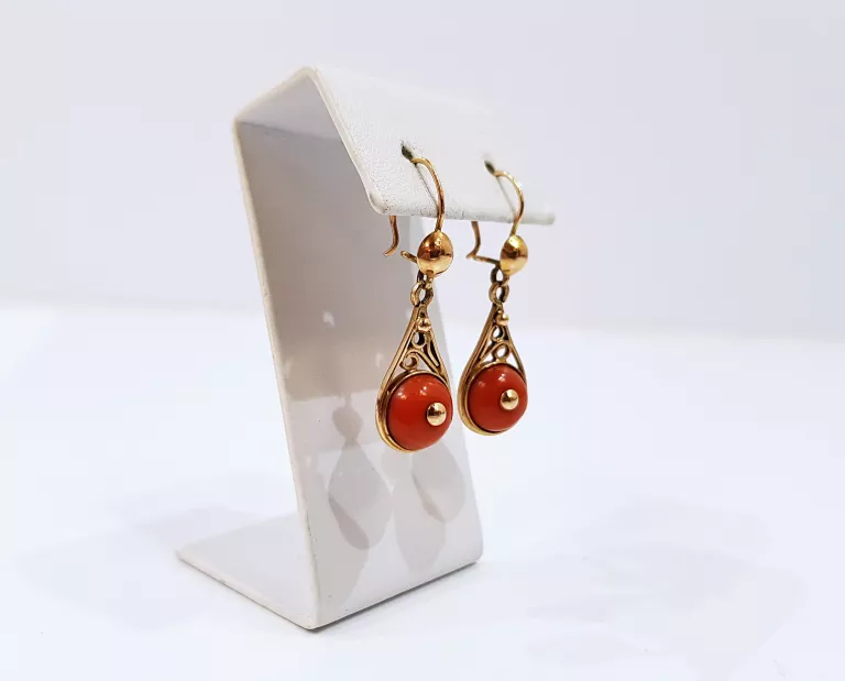 zlote-kolczyki-z-koralem-351g-583-rodzaj-klasyczne