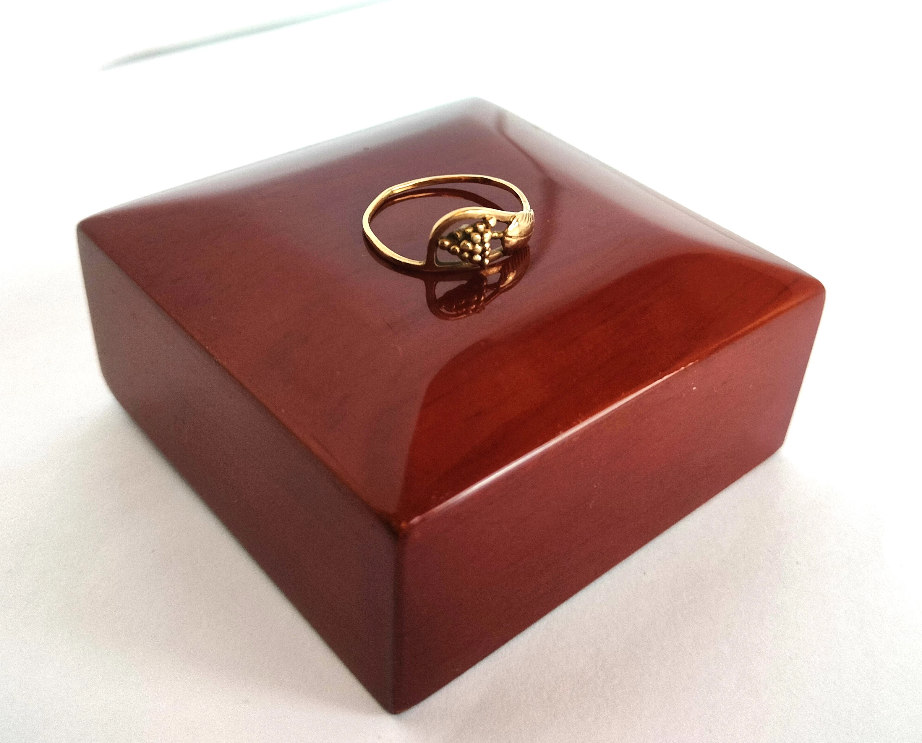 delikatny-zloty-pierscionek-585-110-r11-kamien-bez-kamienia