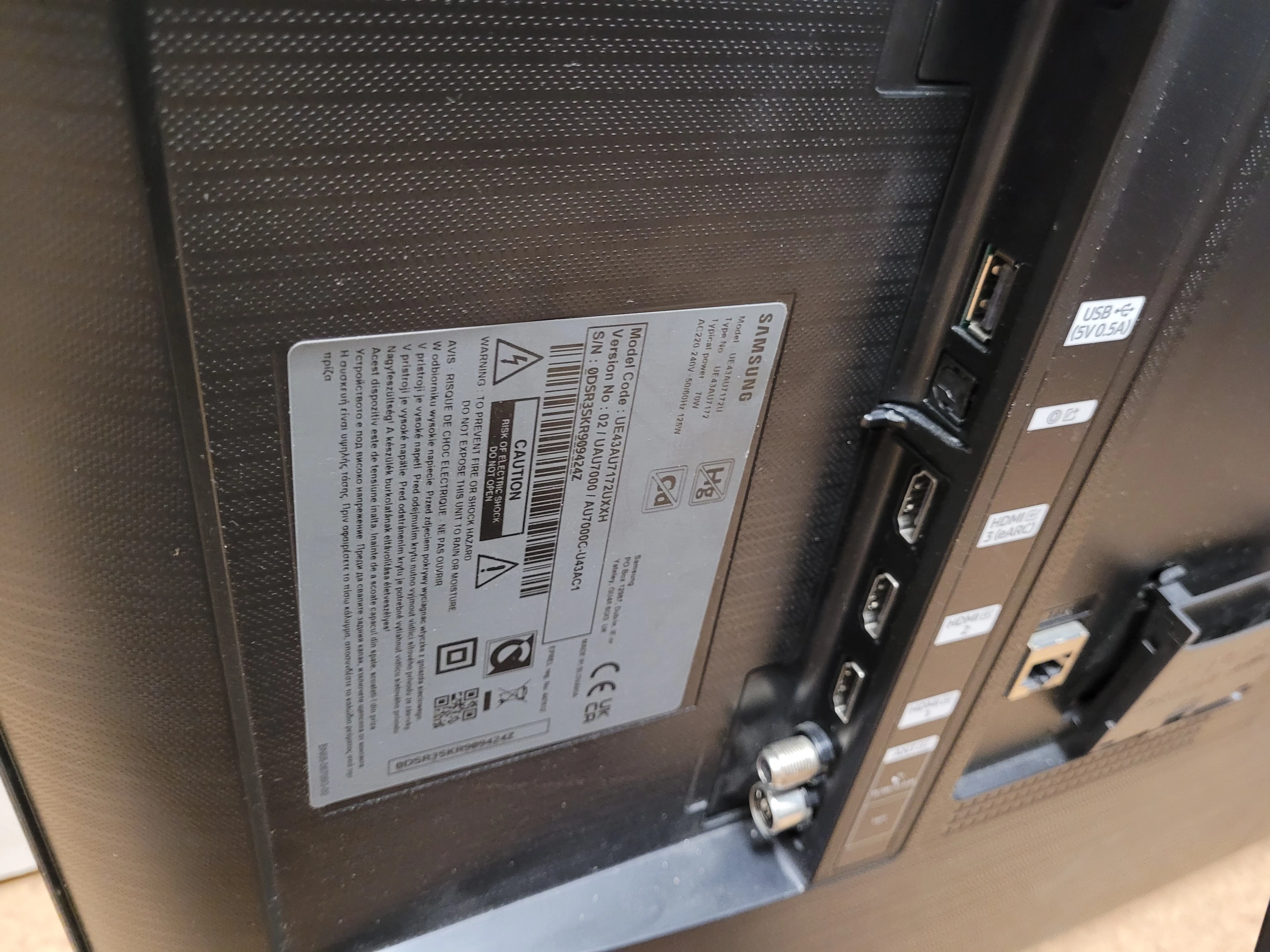 telewizor-samsung-uhd-4k-smart-43-au7172-pilot-kod-producenta-43au7172uxxh