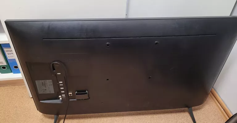 telewizor-samsung-uhd-4k-smart-43-au7172-pilot-marka-samsung