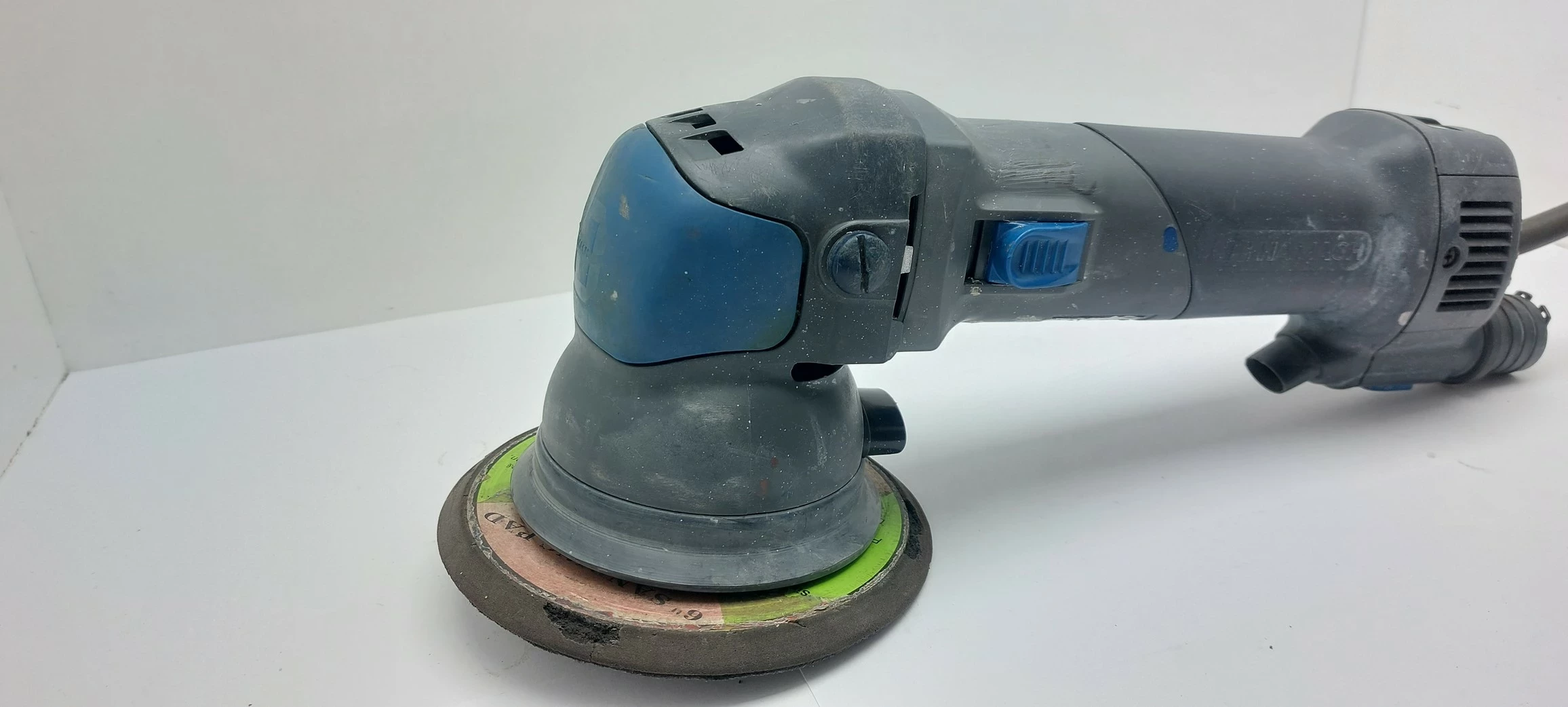 szlifierka-hamach-eh63ve-rodzaj-zasilania-sieciowa